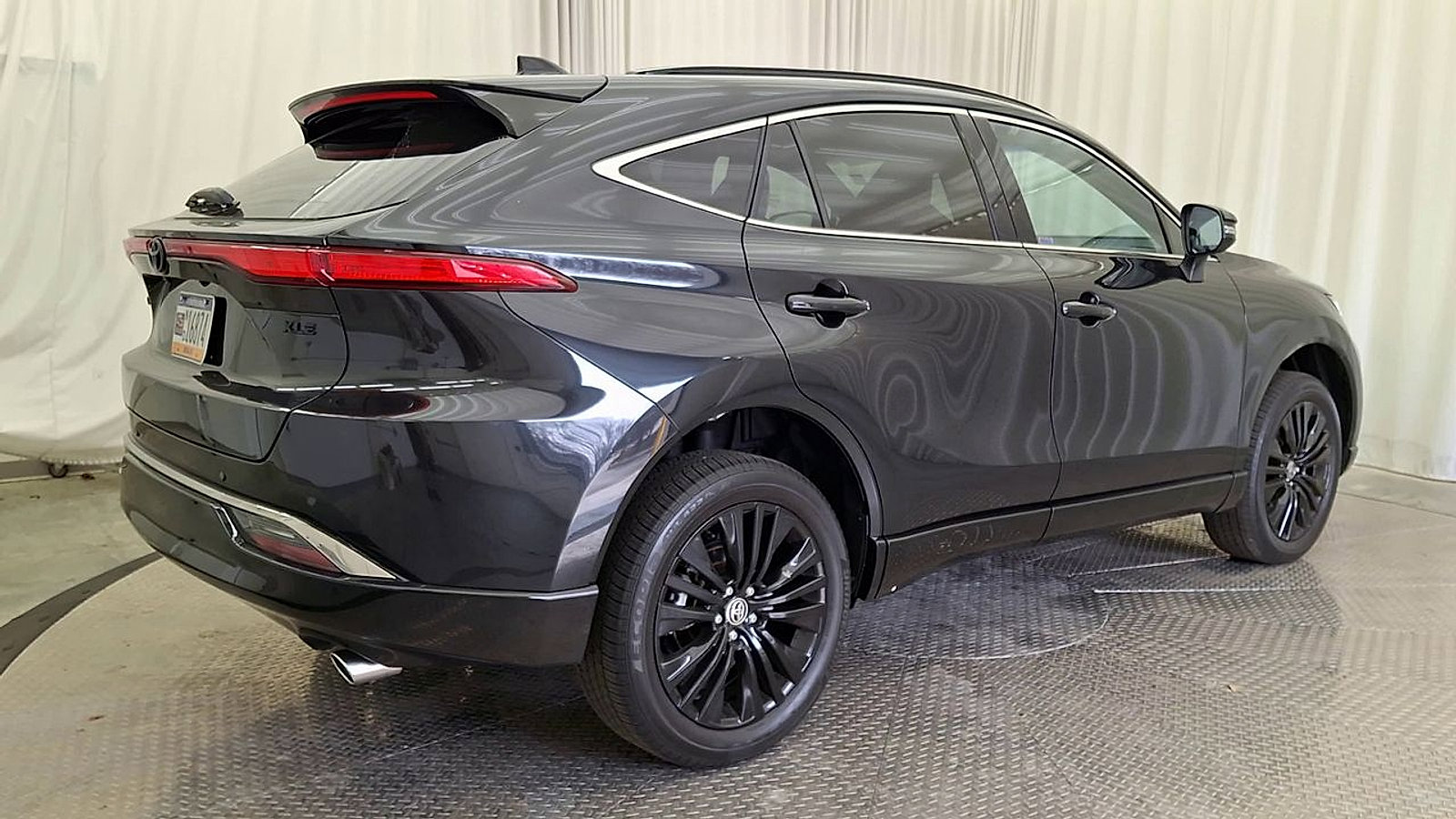 Certified 2024 Toyota Venza Nightshade image 3