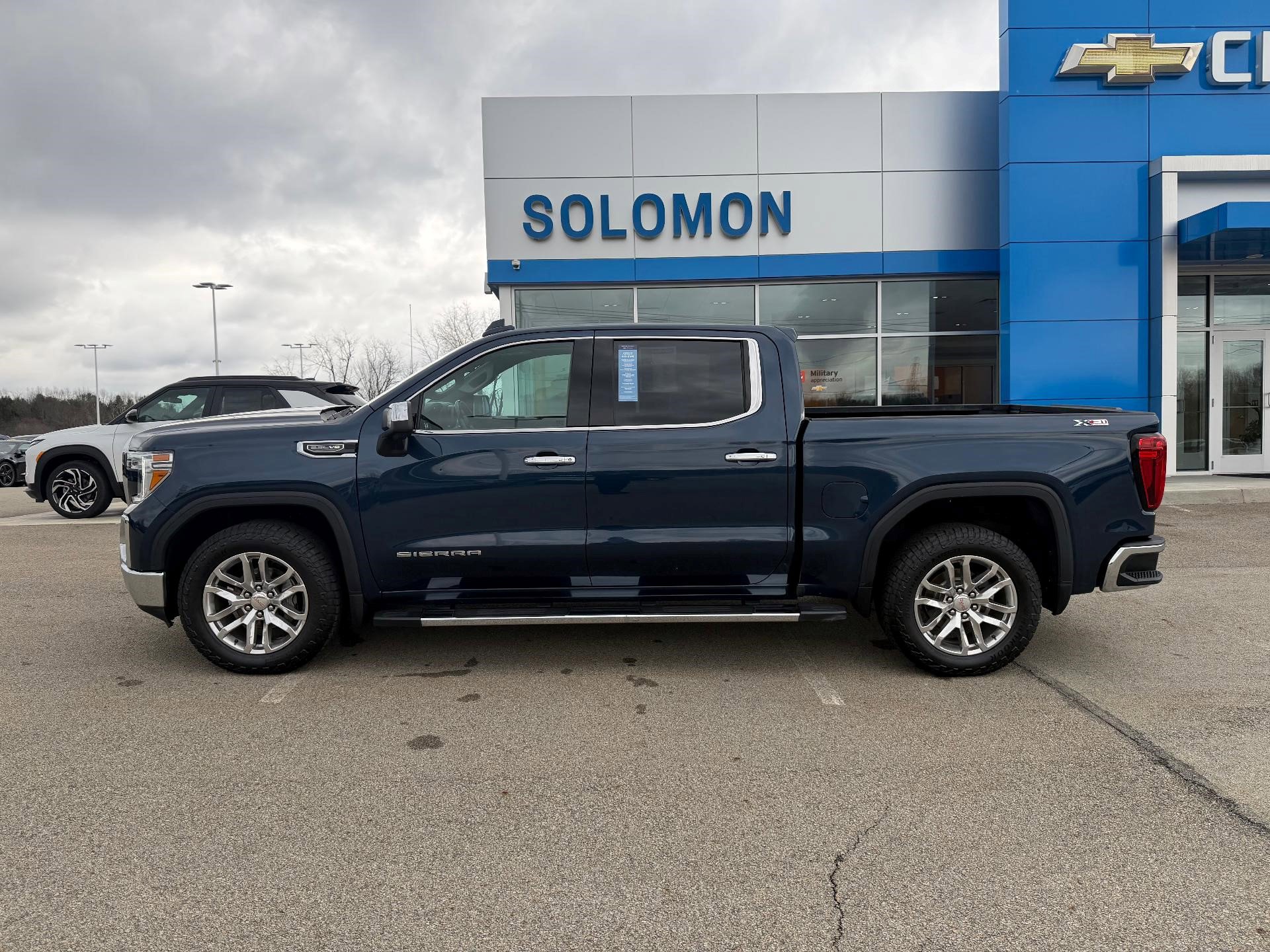 Certified 2022 GMC Sierra 1500 SLT w/ SLT Premium Plus Package image 2