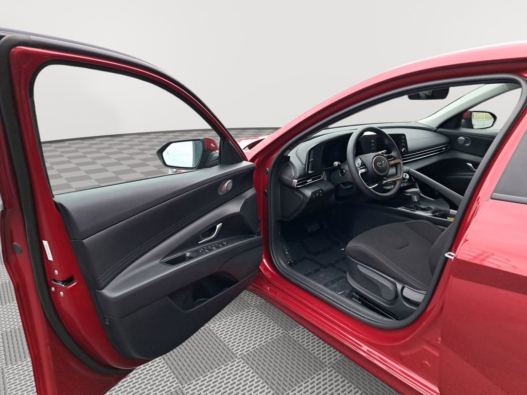 Used 2023 Hyundai Elantra Blue image 11