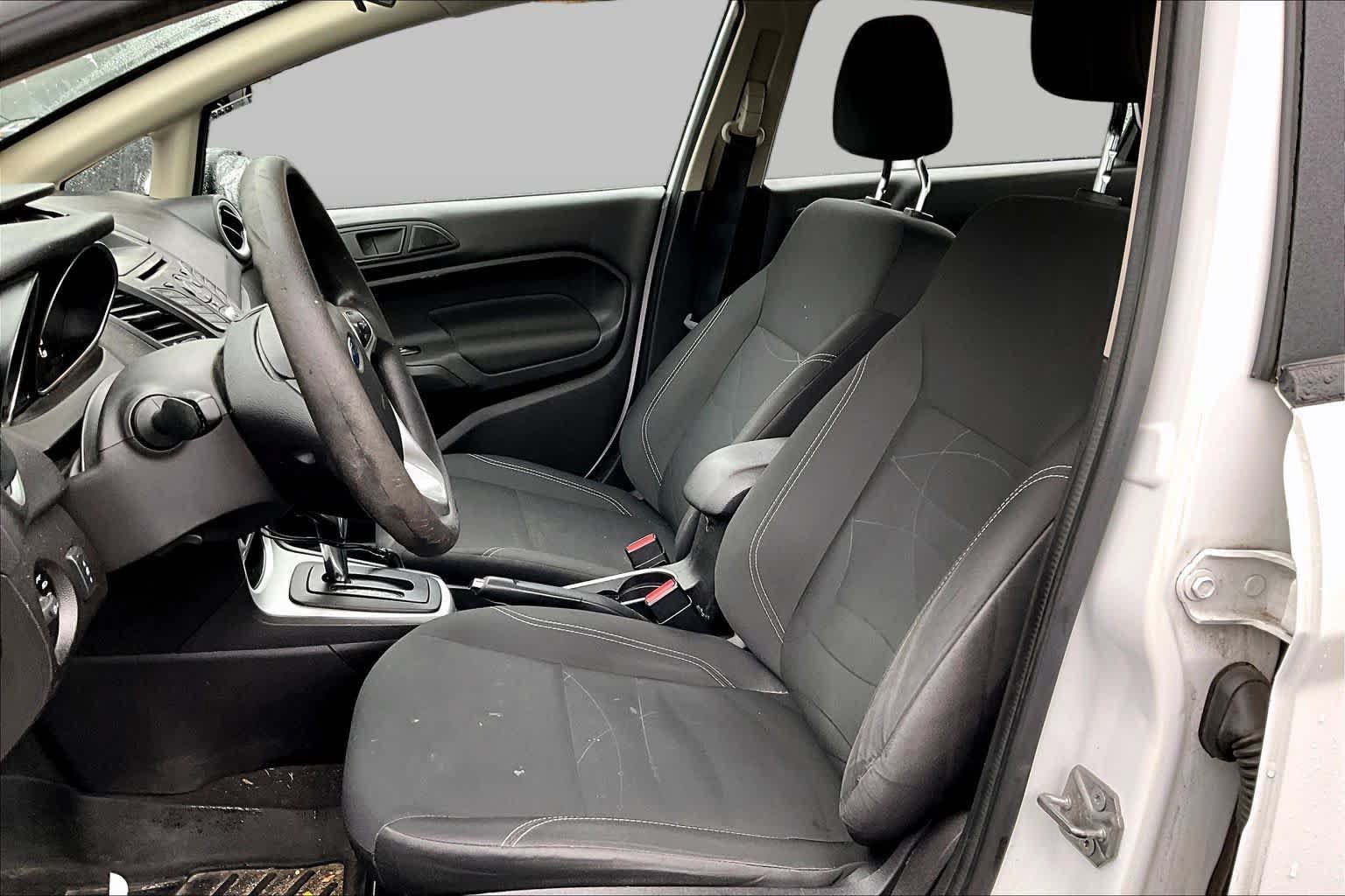 Used 2017 Ford Fiesta SE FWD image 8