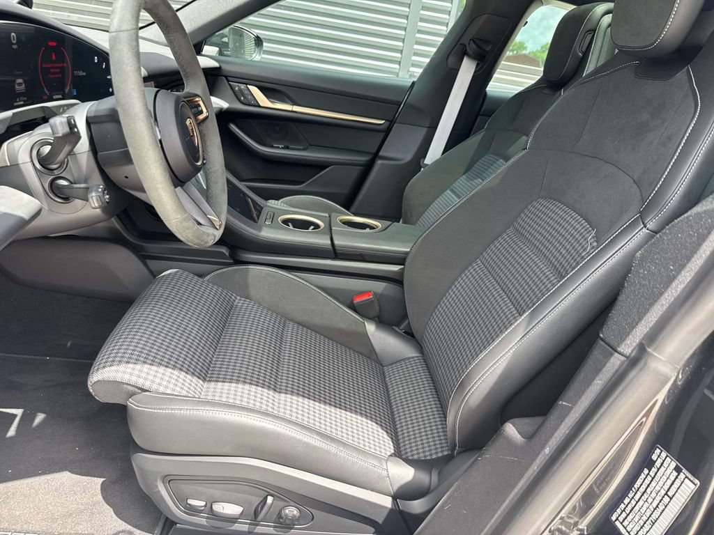 Certified 2025 Porsche Taycan 4S AWD/4WD image 5
