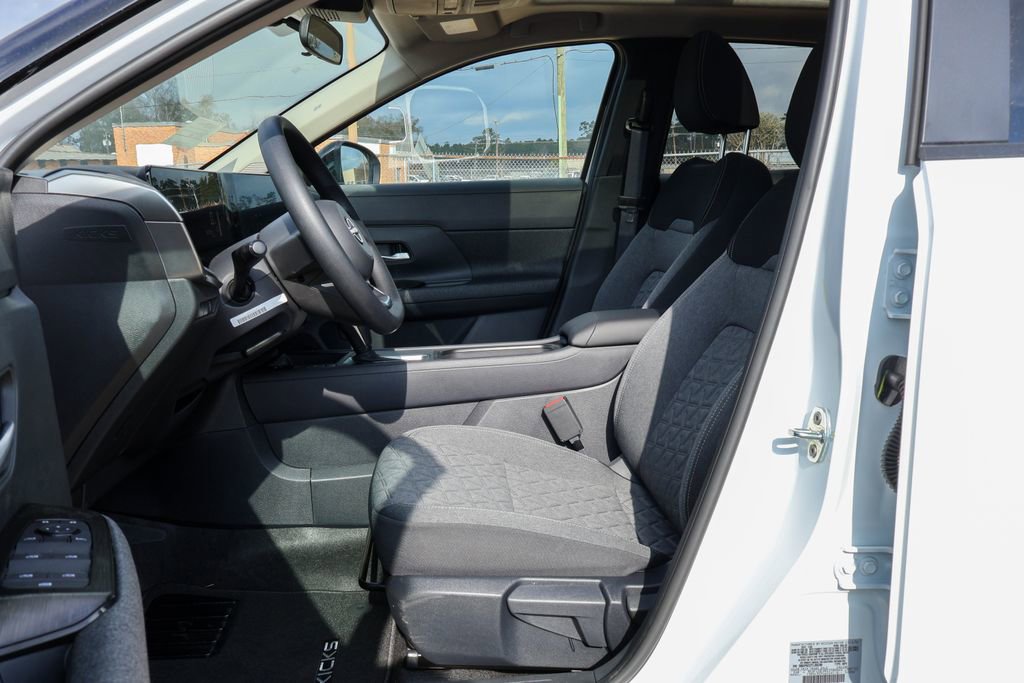 New 2026 Nissan Kicks SV image 7