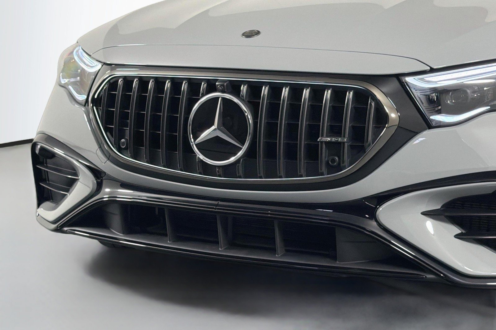 New 2026 Mercedes-Benz E 53 AMG e 4MATIC Sedan image 12