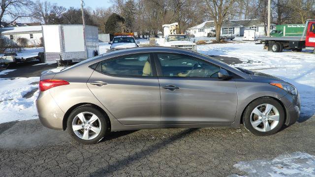 Used 2013 Hyundai Elantra GLS w/ Preferred Pkg FWD image 24