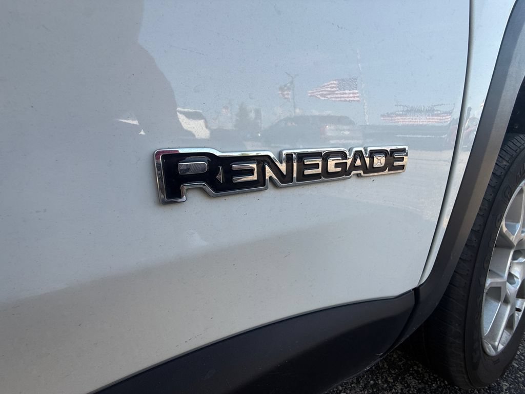 Used 2023 Jeep Renegade Latitude AWD/4WD image 43