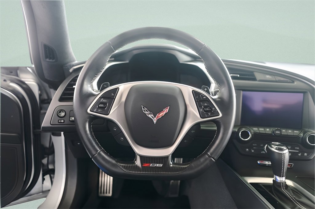 Used 2015 Chevrolet Corvette Z06 w/ 3LZ Preferred Equipment Group image 9