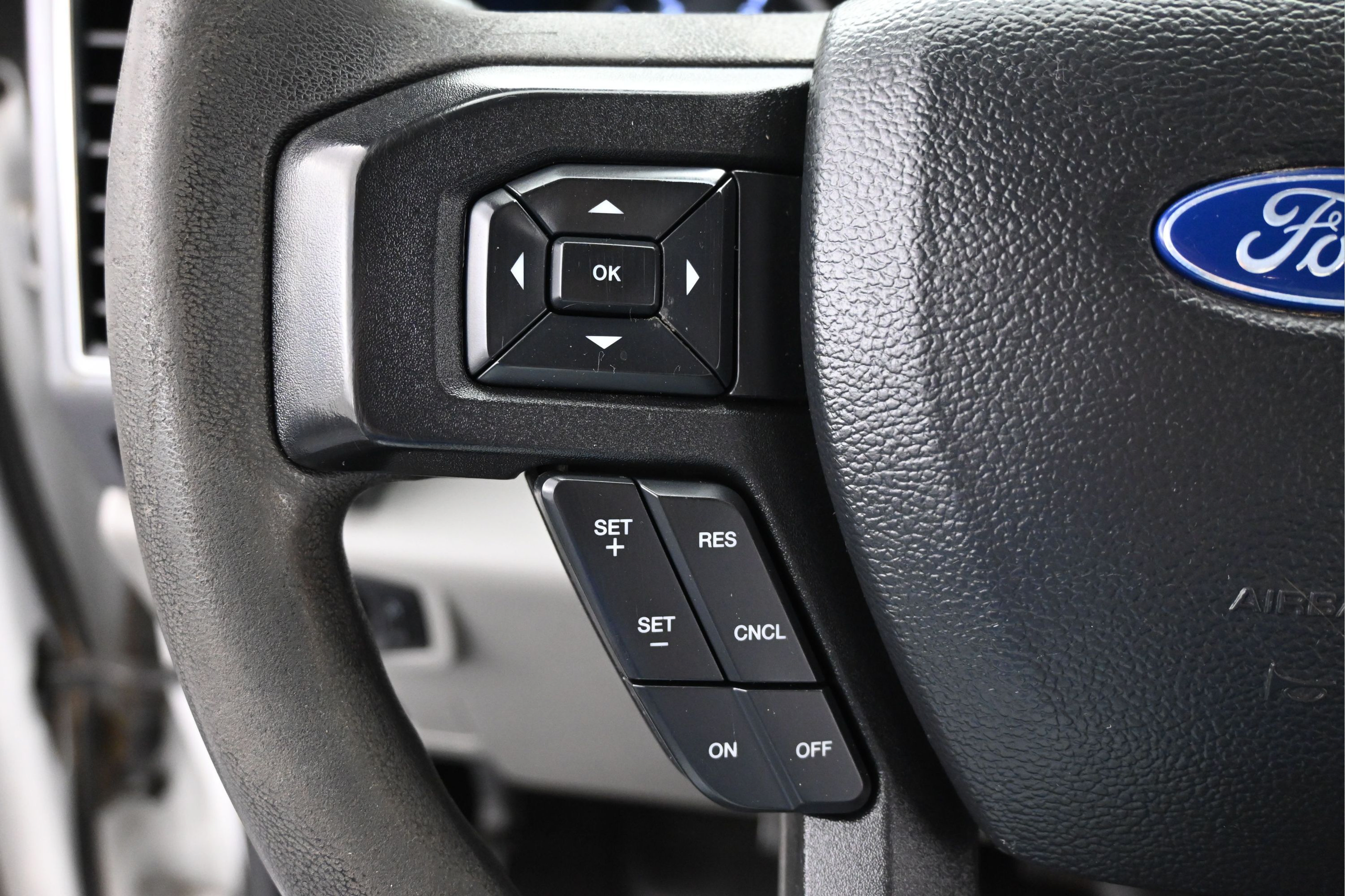 Used 2019 Ford F350 XLT w/ XLT Premium Package AWD/4WD image 14