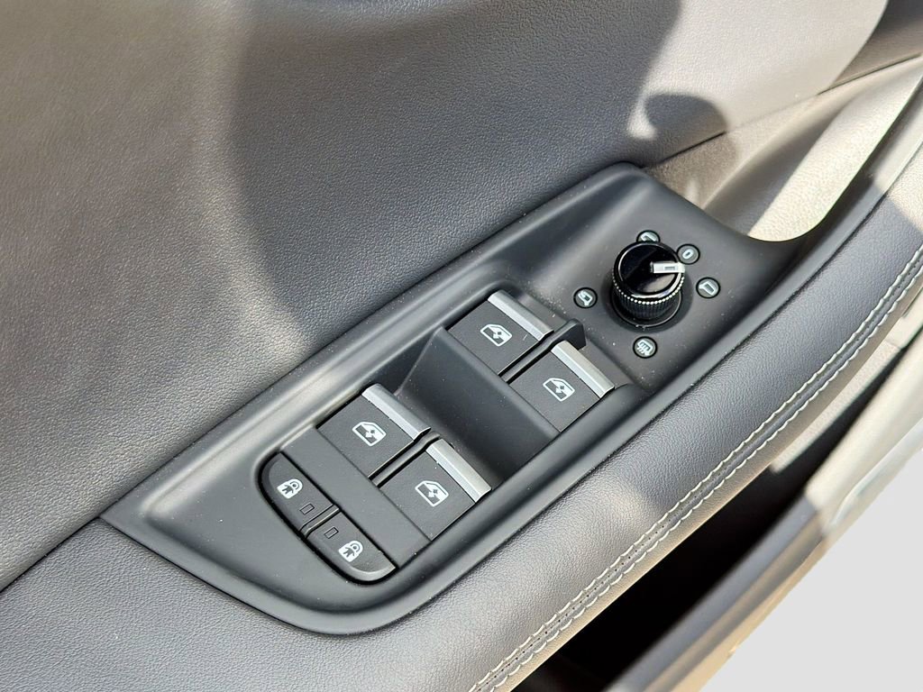 Used 2025 Audi Q8 Prestige image 27