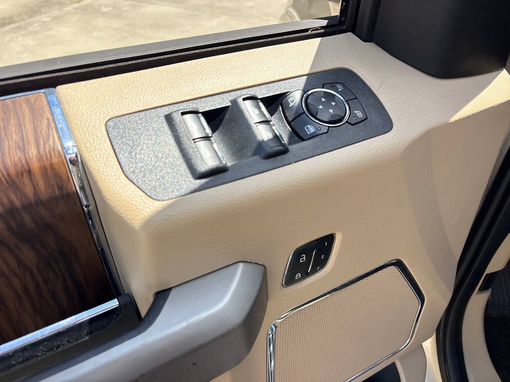 Used 2018 Ford F150 Lariat RWD image 16