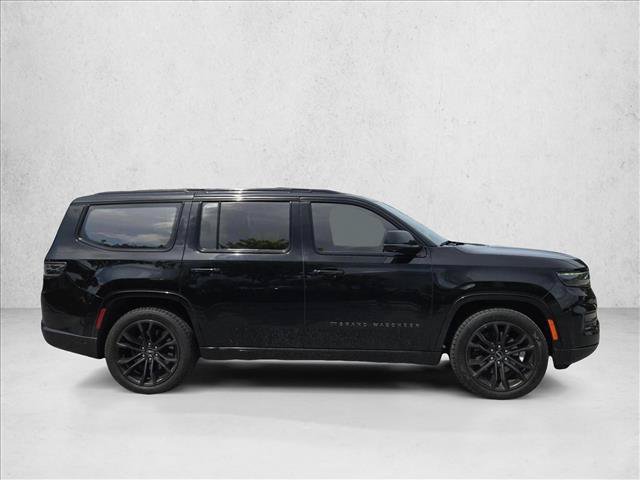 Used 2022 Jeep Grand Wagoneer Series II AWD/4WD image 4