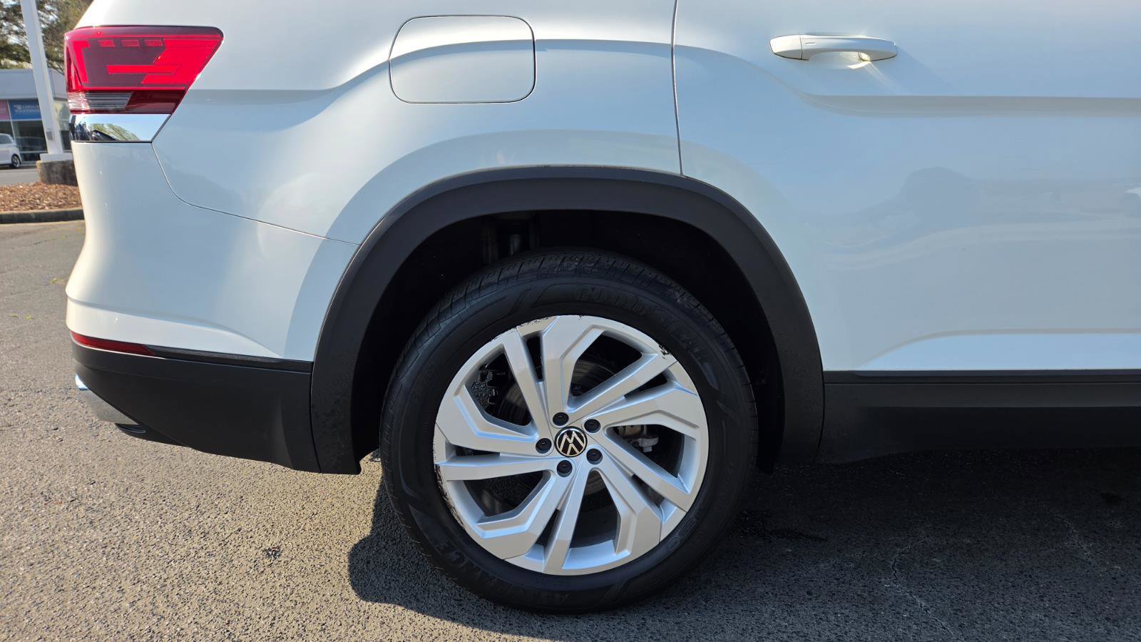 Certified 2022 Volkswagen Atlas SE image 50