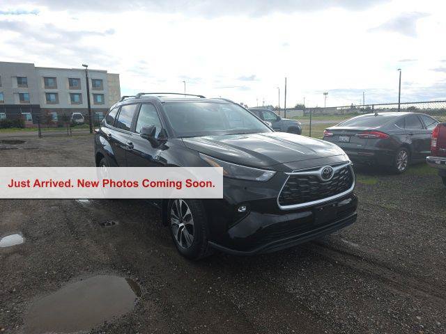 Certified 2026 Toyota Highlander XLE AWD/4WD image 1