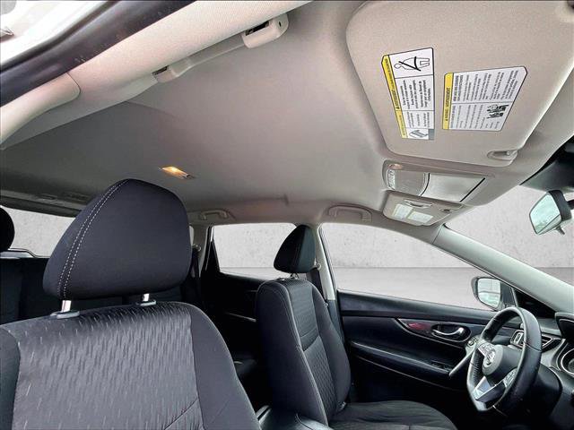 Used 2020 Nissan Rogue SV image 17