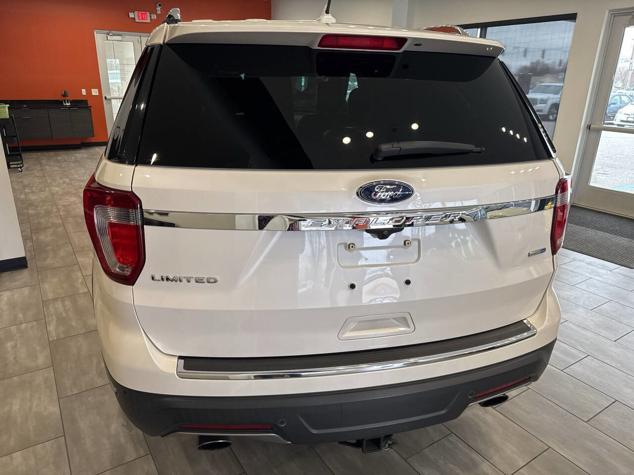 Used 2018 Ford Explorer Limited image 10
