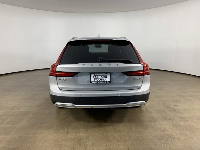 Used 2024 Volvo V90 B6 Cross Country Ultimate w/ Protection Package Premier image 30