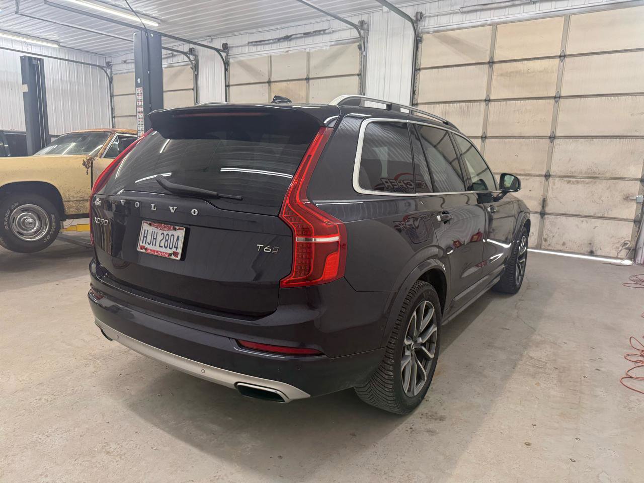 Used 2017 Volvo XC90 T6 Momentum w/ Vision Package image 10