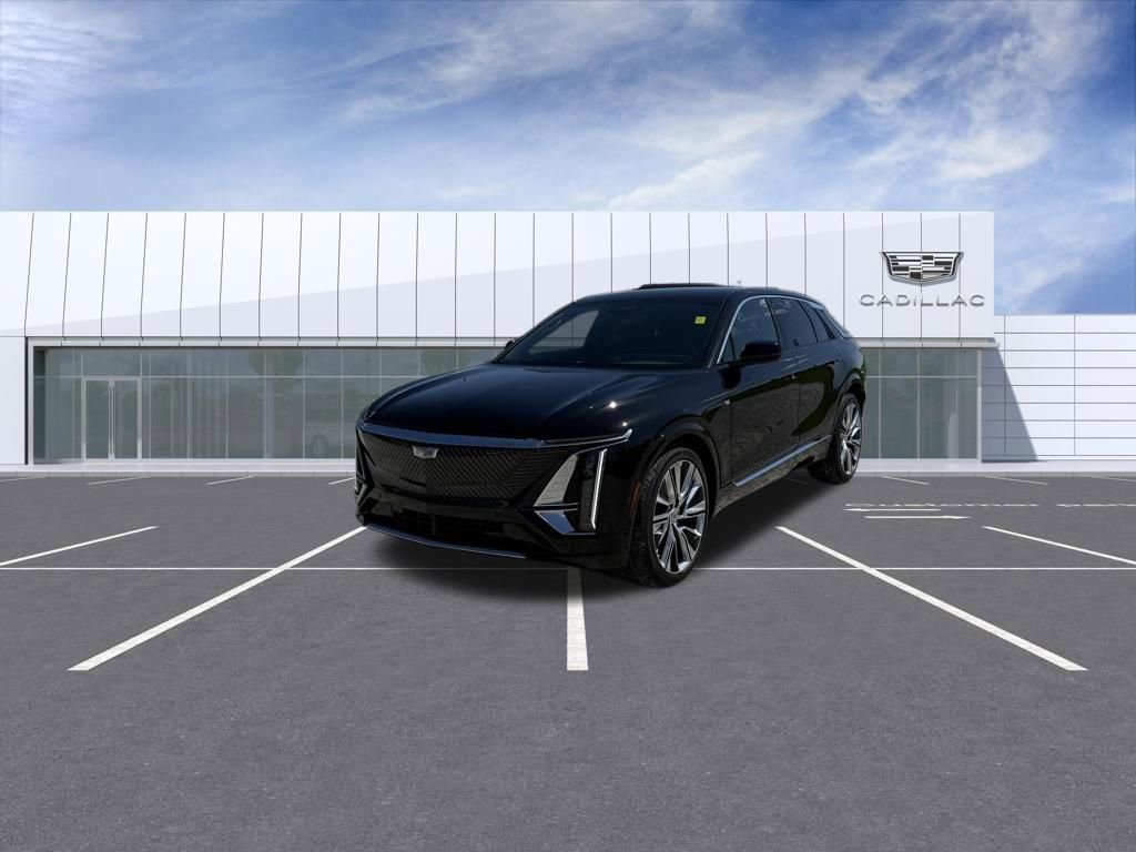 Certified 2025 Cadillac Lyriq Luxury AWD/4WD image 6