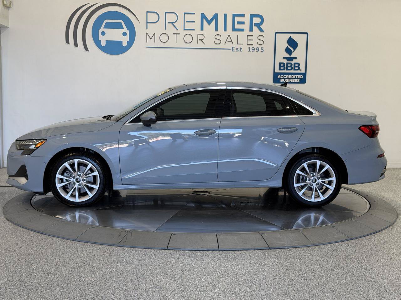 Used 2025 Audi A3 2.0T Premium AWD/4WD image 2