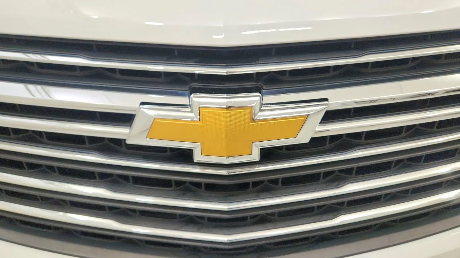 Used 2023 Chevrolet Traverse LT image 16