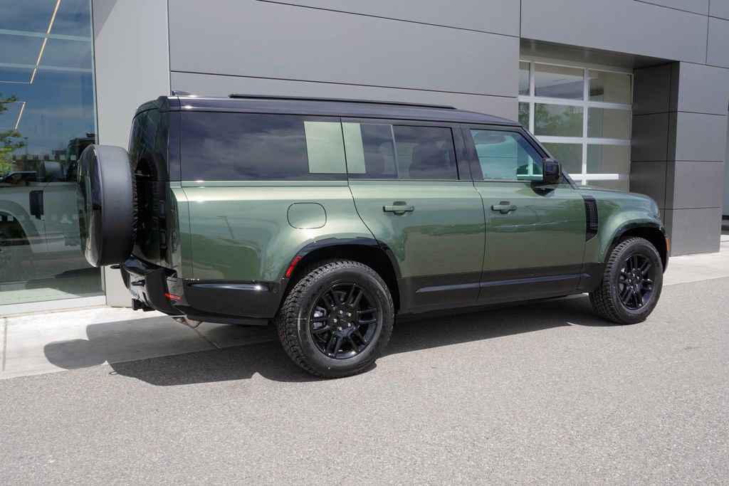 New 2026 Land Rover Defender 130 X-Dynamic SE image 4