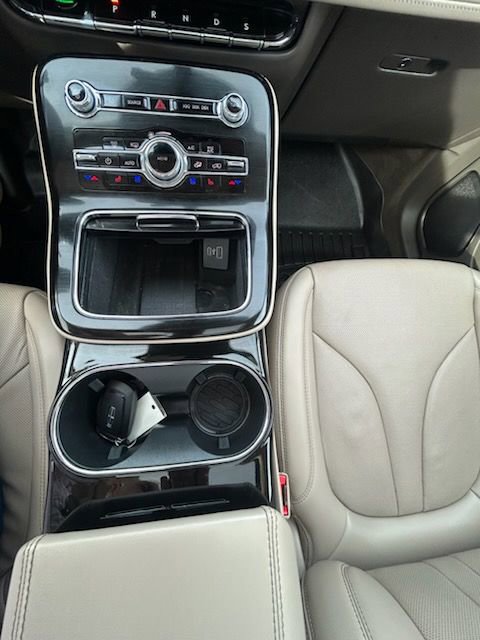 Used 2021 Lincoln Nautilus Reserve image 17