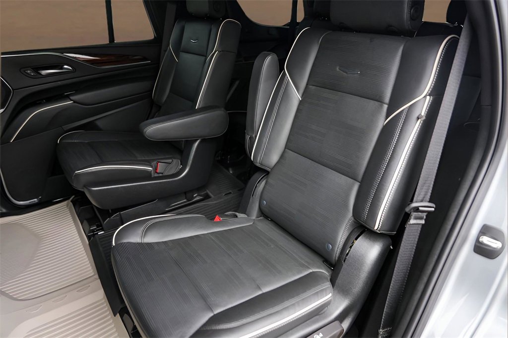 Used 2023 Cadillac Escalade Premium Luxury image 25