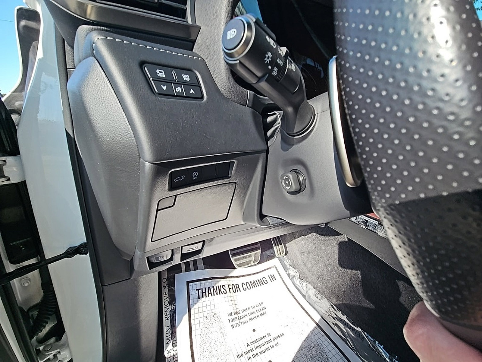 Used 2022 Lexus LX 600 F Sport image 29