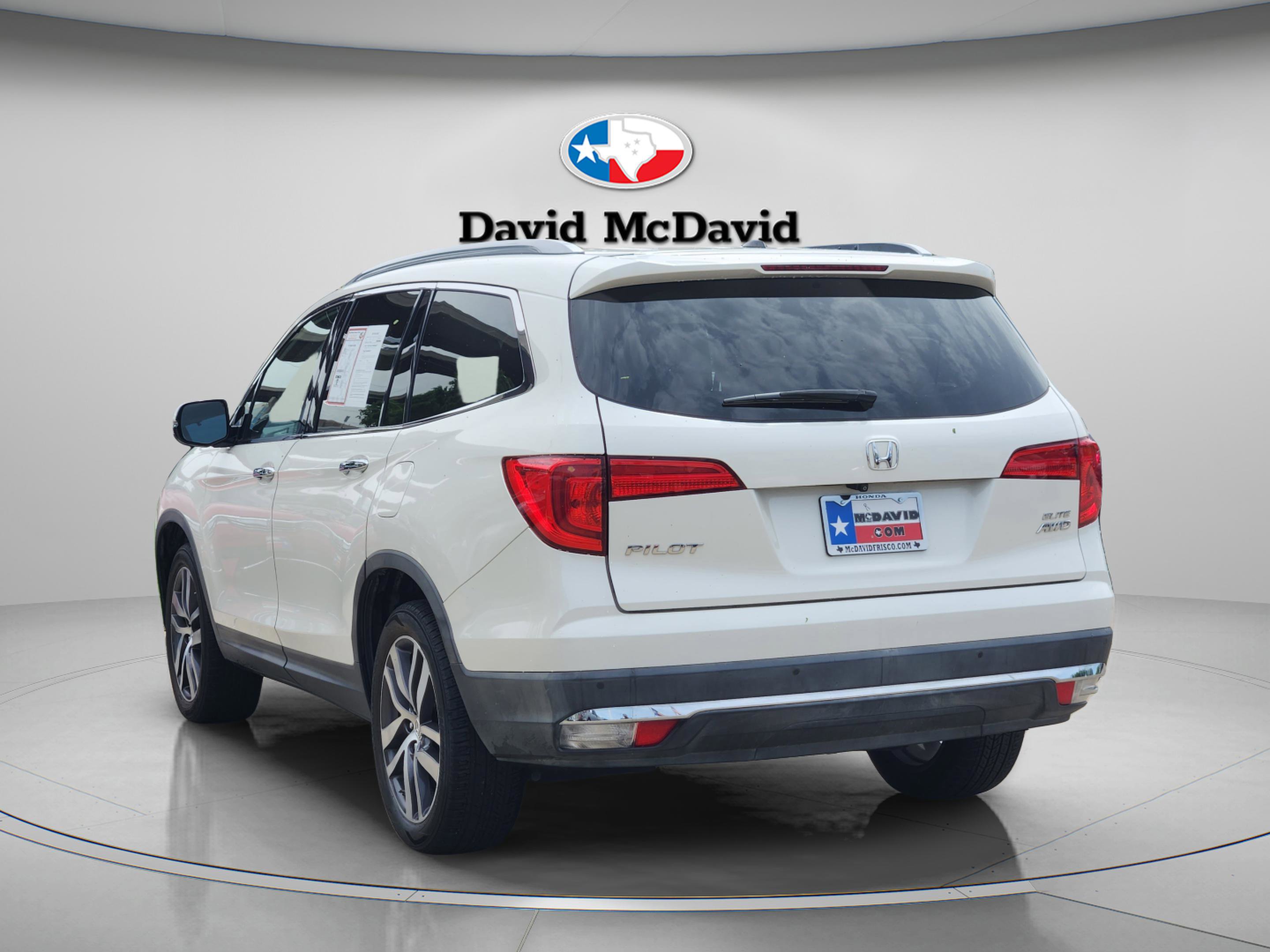 Used 2017 Honda Pilot Elite image 4