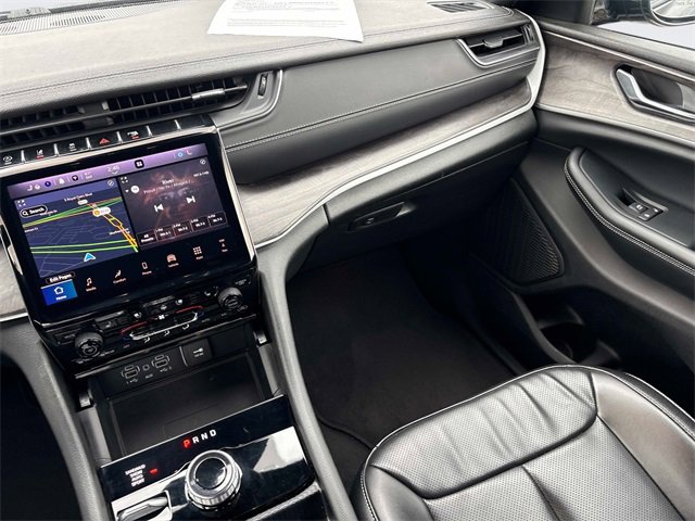 Used 2024 Jeep Grand Cherokee L Limited w/ Luxury Tech Group II image 16