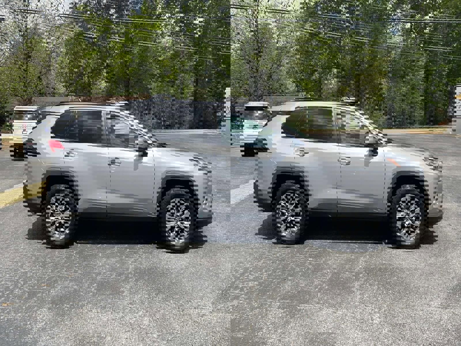 Used 2023 Toyota RAV4 Limited image 2