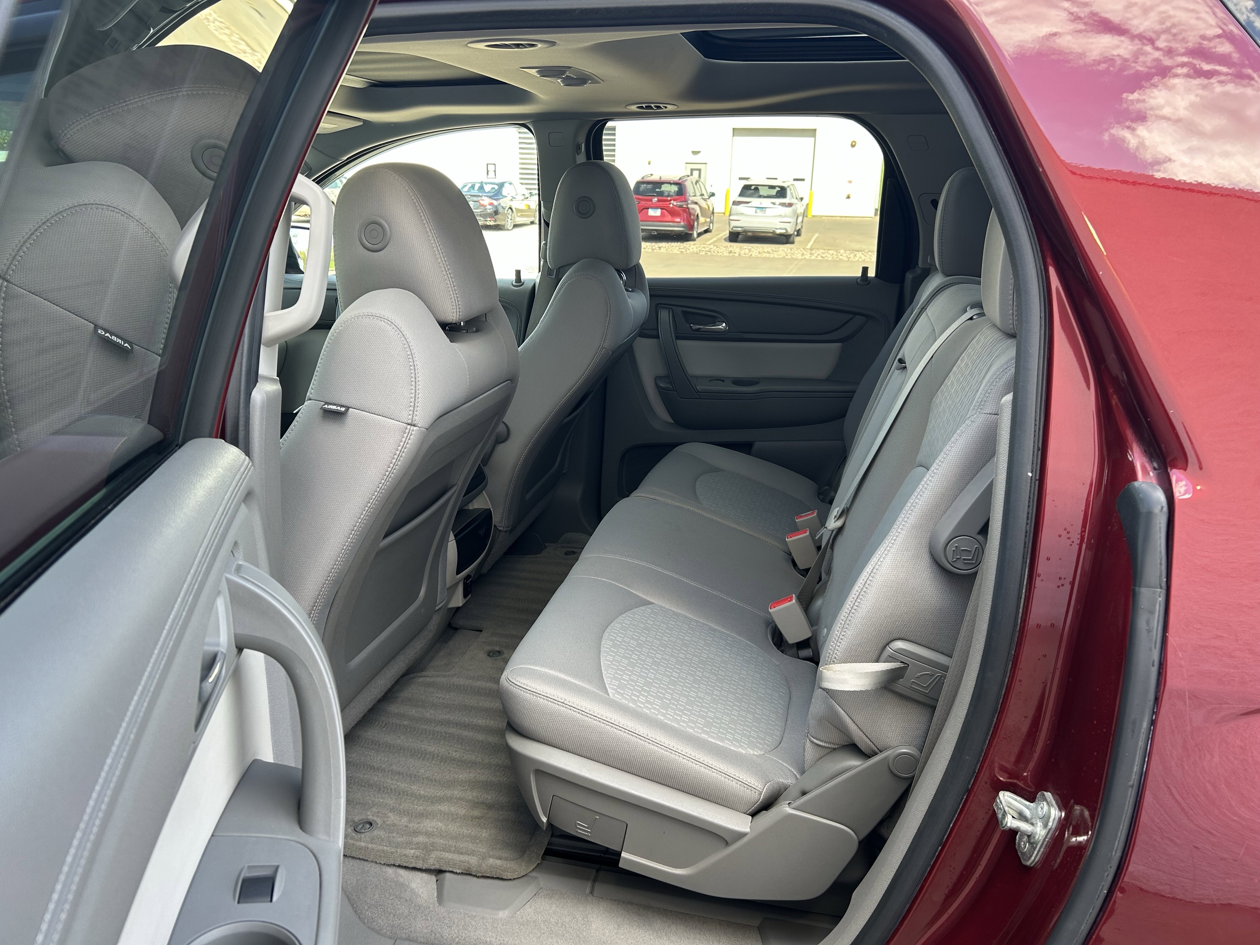 Used 2015 GMC Acadia SLE AWD/4WD image 17