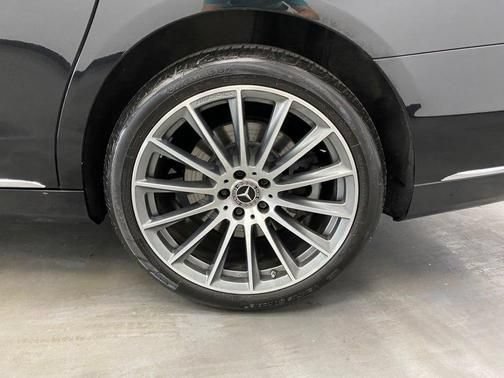 Used 2018 Mercedes-Benz Maybach S 560 4MATIC image 19