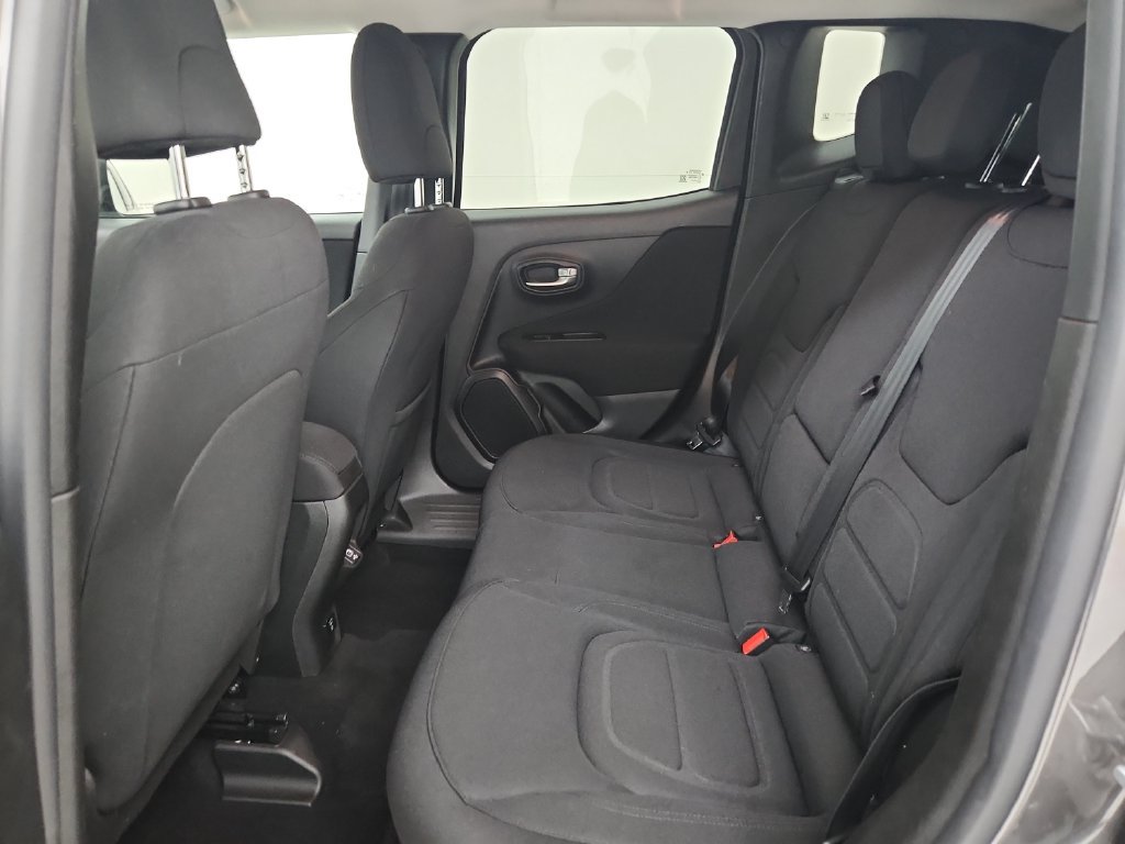 Certified 2020 Jeep Renegade Latitude w/ Popular Equipment Group AWD/4WD image 32
