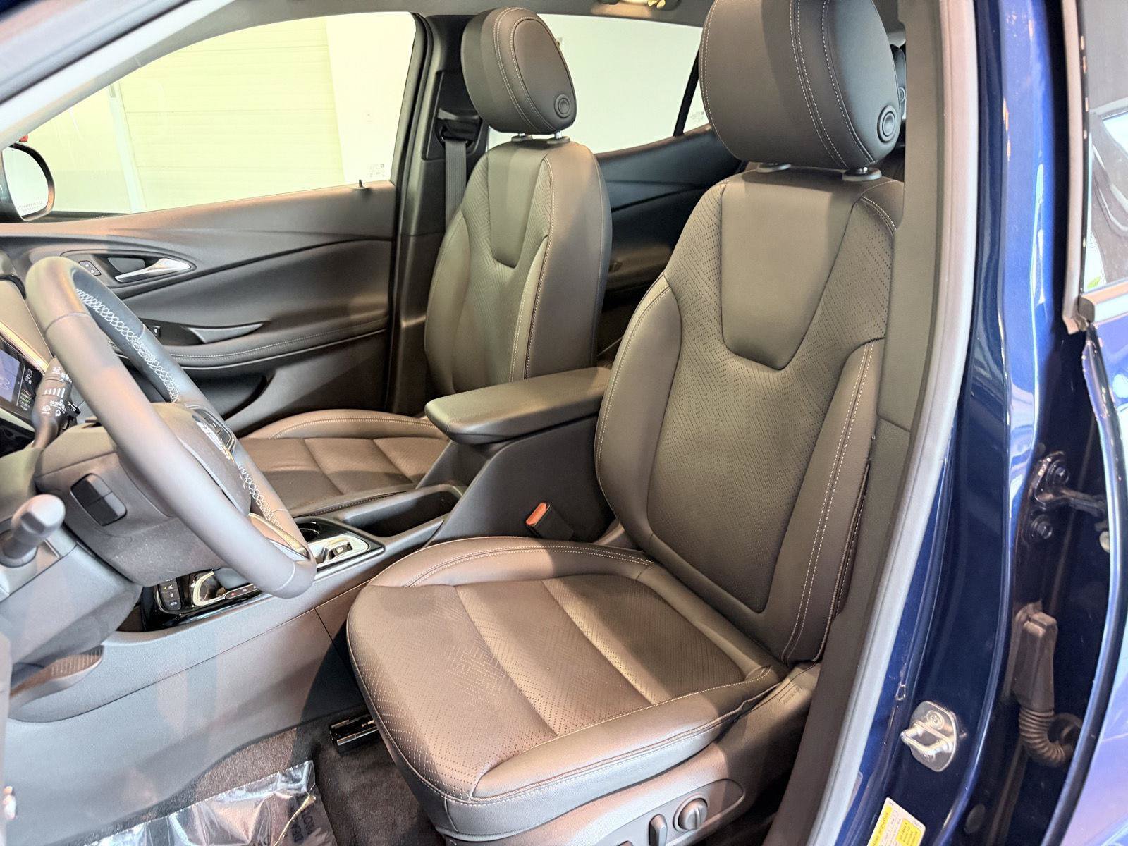 Used 2023 Buick Encore GX Essence w/ Experience Buick Package AWD/4WD image 37