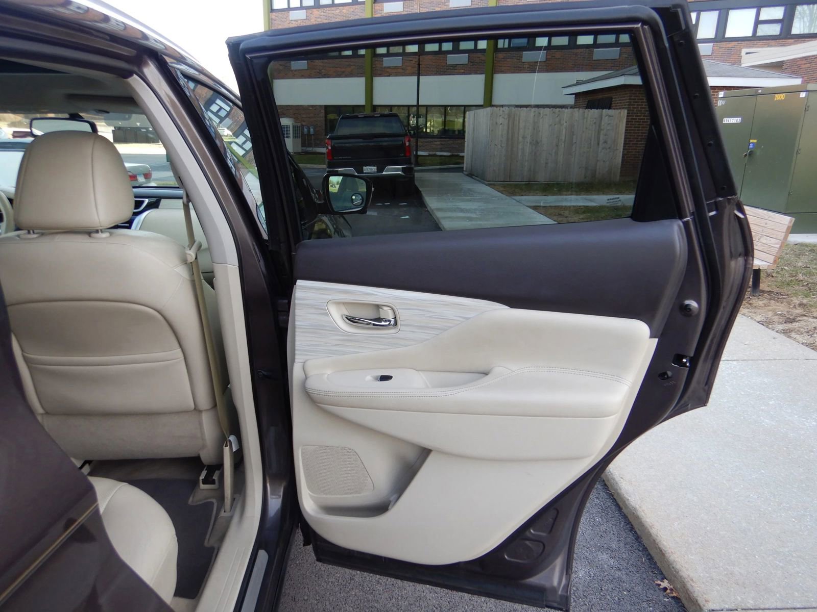 Used 2015 Nissan Murano Platinum w/ Platinum Technology Package AWD/4WD image 22