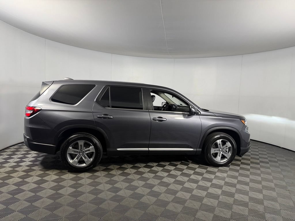 Used 2025 Honda Pilot EX-L image 5