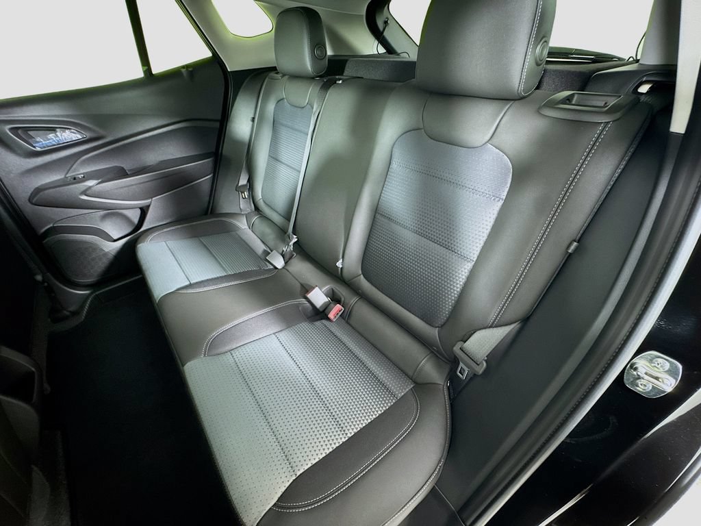New 2026 Chevrolet Trax LT w/ Midnight Edition FWD image 22