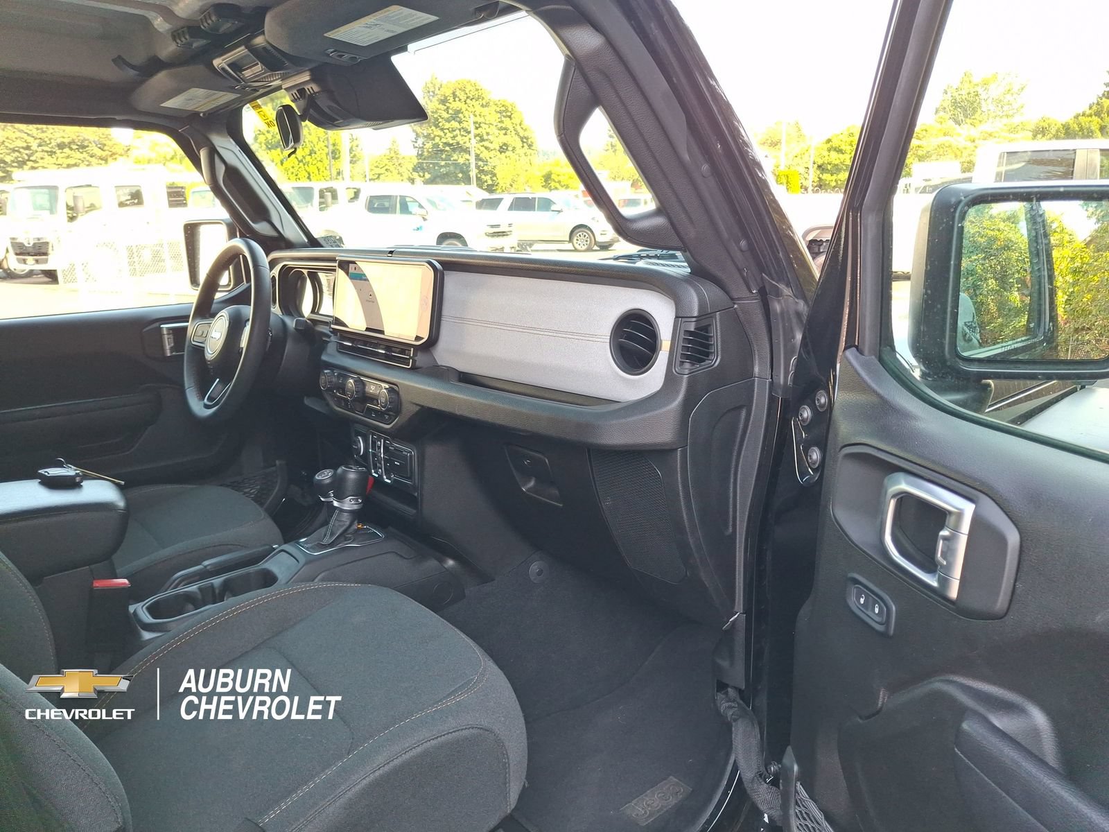Used 2024 Jeep Wrangler Unlimited Sport AWD/4WD image 21