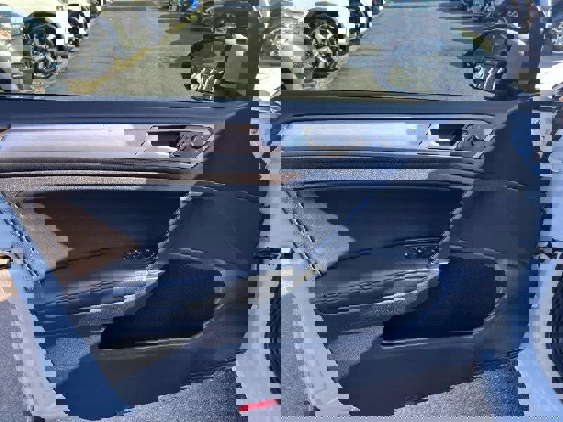 Used 2017 Volkswagen Golf Wolfsburg Edition image 28