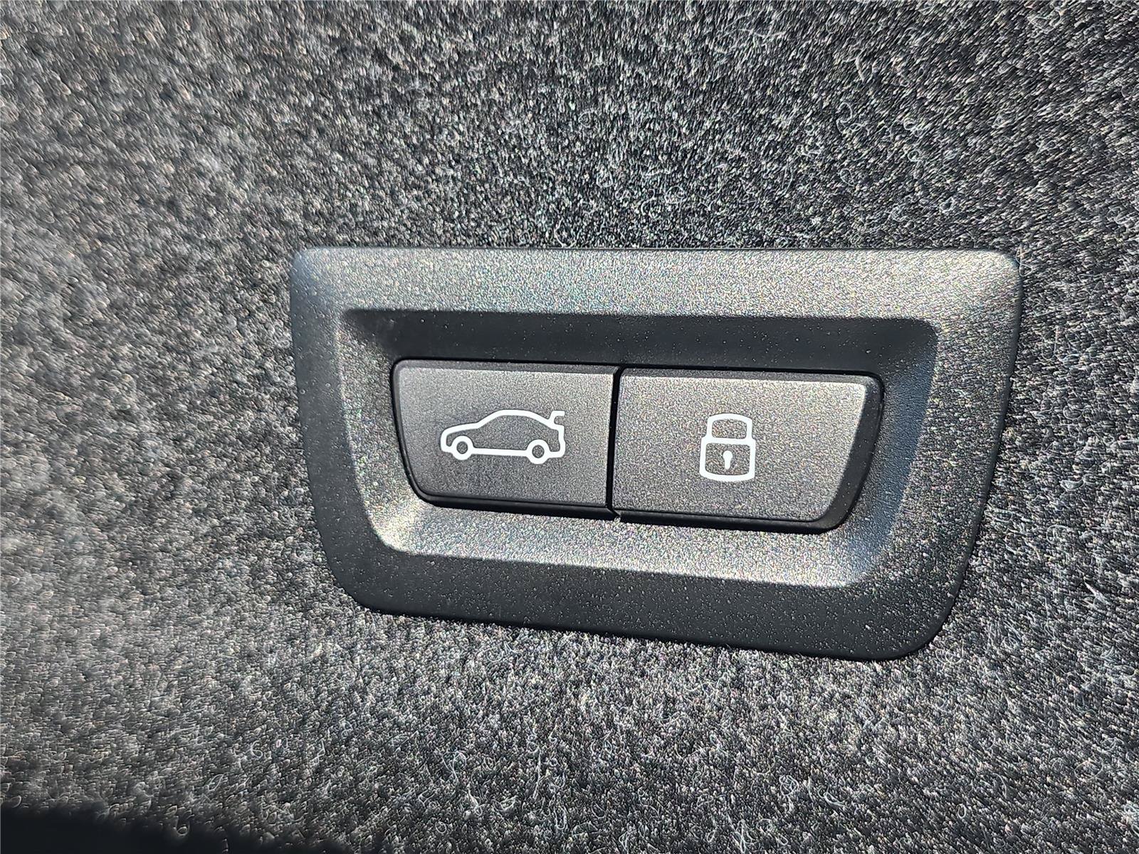 Used 2025 BMW M340i Sedan RWD image 8