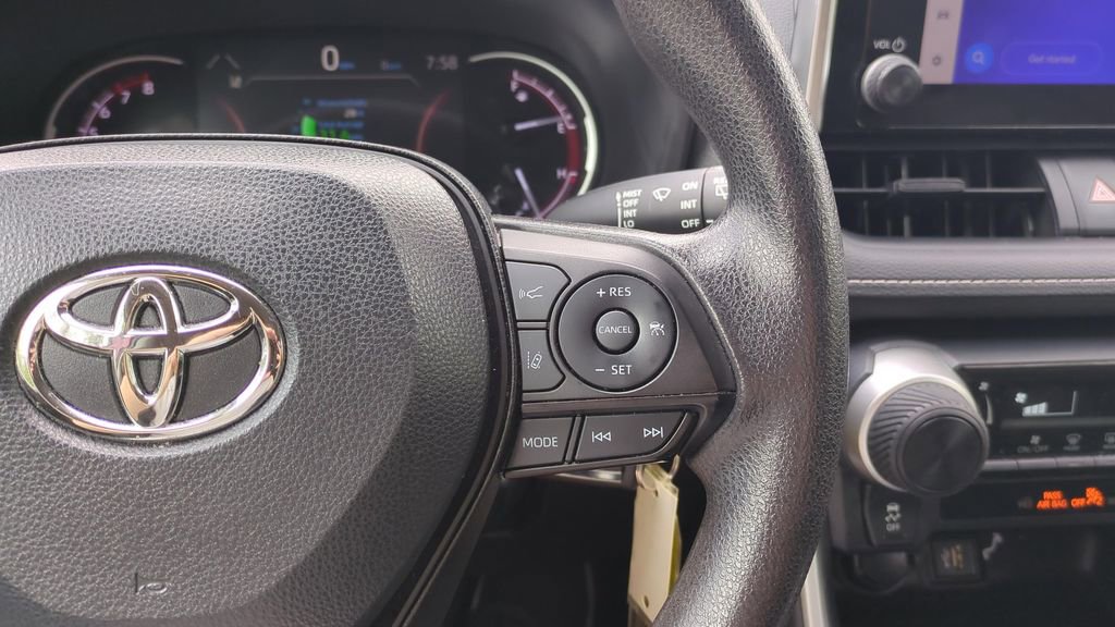 Used 2024 Toyota RAV4 LE image 30