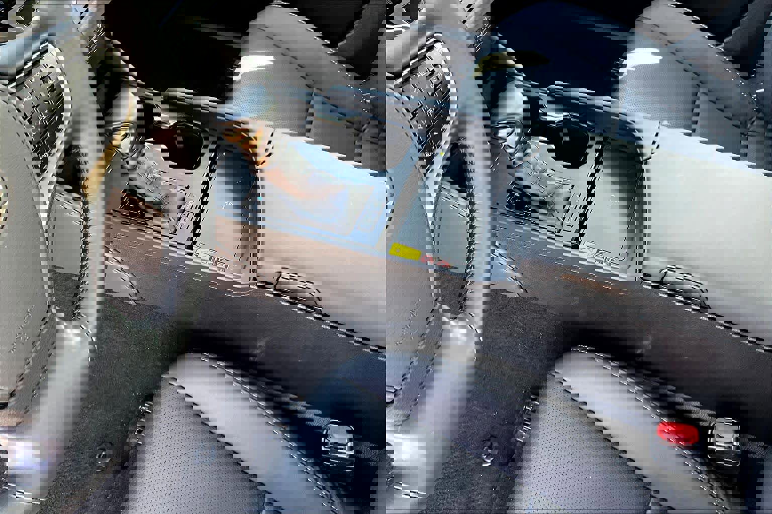 Certified 2025 Lexus ES 300h w/ Premium Package image 16