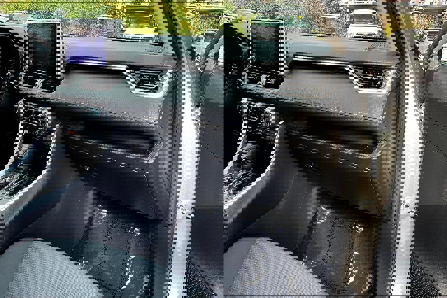 Used 2025 Toyota RAV4 XLE image 15