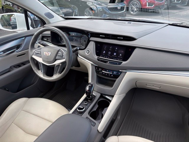 Used 2020 Cadillac XT5 Premium Luxury w/ LPO, Floor Liner Package FWD image 24