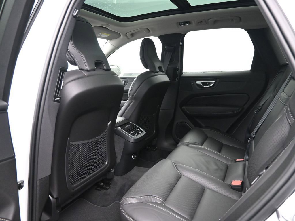 Used 2020 Volvo XC60 T6 Inscription w/ Protection Package Premier image 30