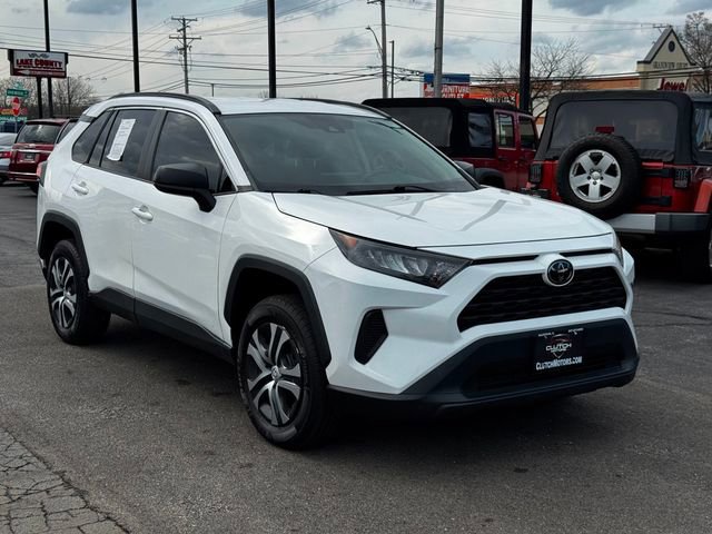 Used 2019 Toyota RAV4 LE AWD/4WD image 3