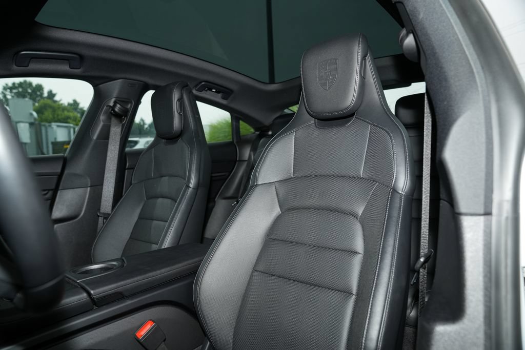 Certified 2025 Porsche Taycan 4S AWD/4WD image 23