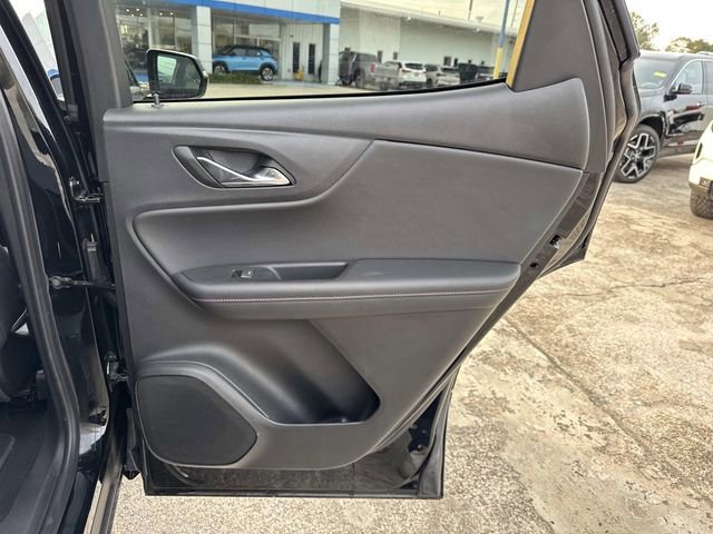 Used 2025 Chevrolet Blazer RS FWD image 28