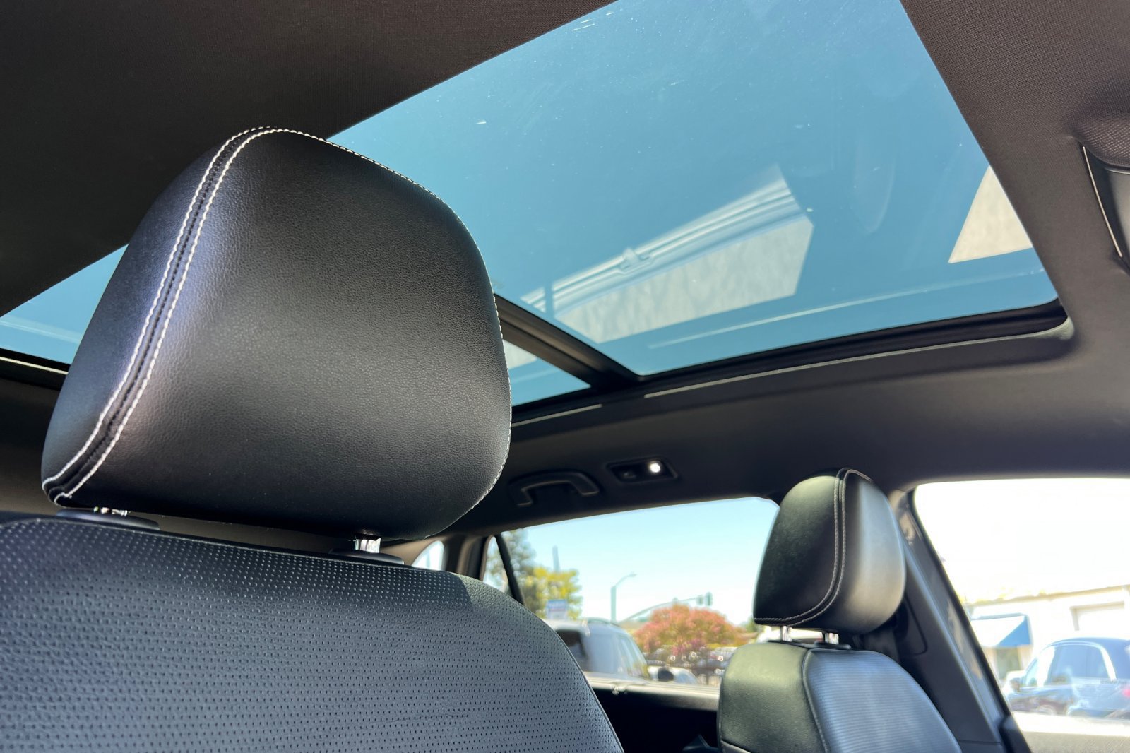 Used 2021 Volkswagen Atlas Cross Sport SEL Premium R-Line AWD/4WD image 19