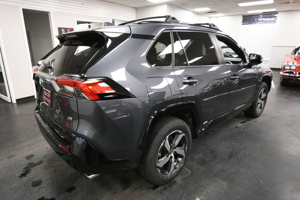 Certified 2023 Toyota RAV4 SE image 7